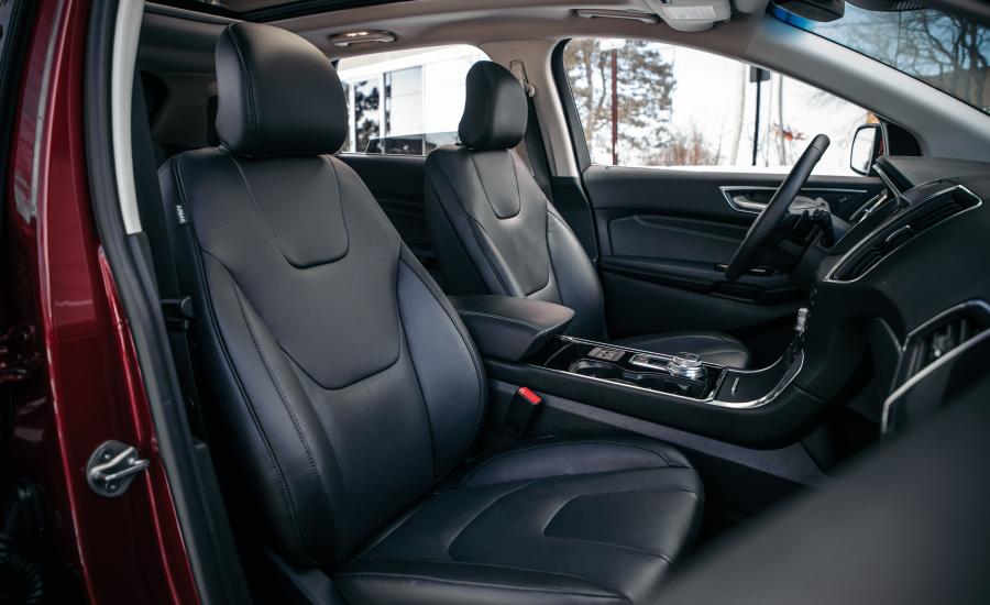 Интерьер Ford Edge Titanium 2018 года  (NA) (фото 11 из 29)